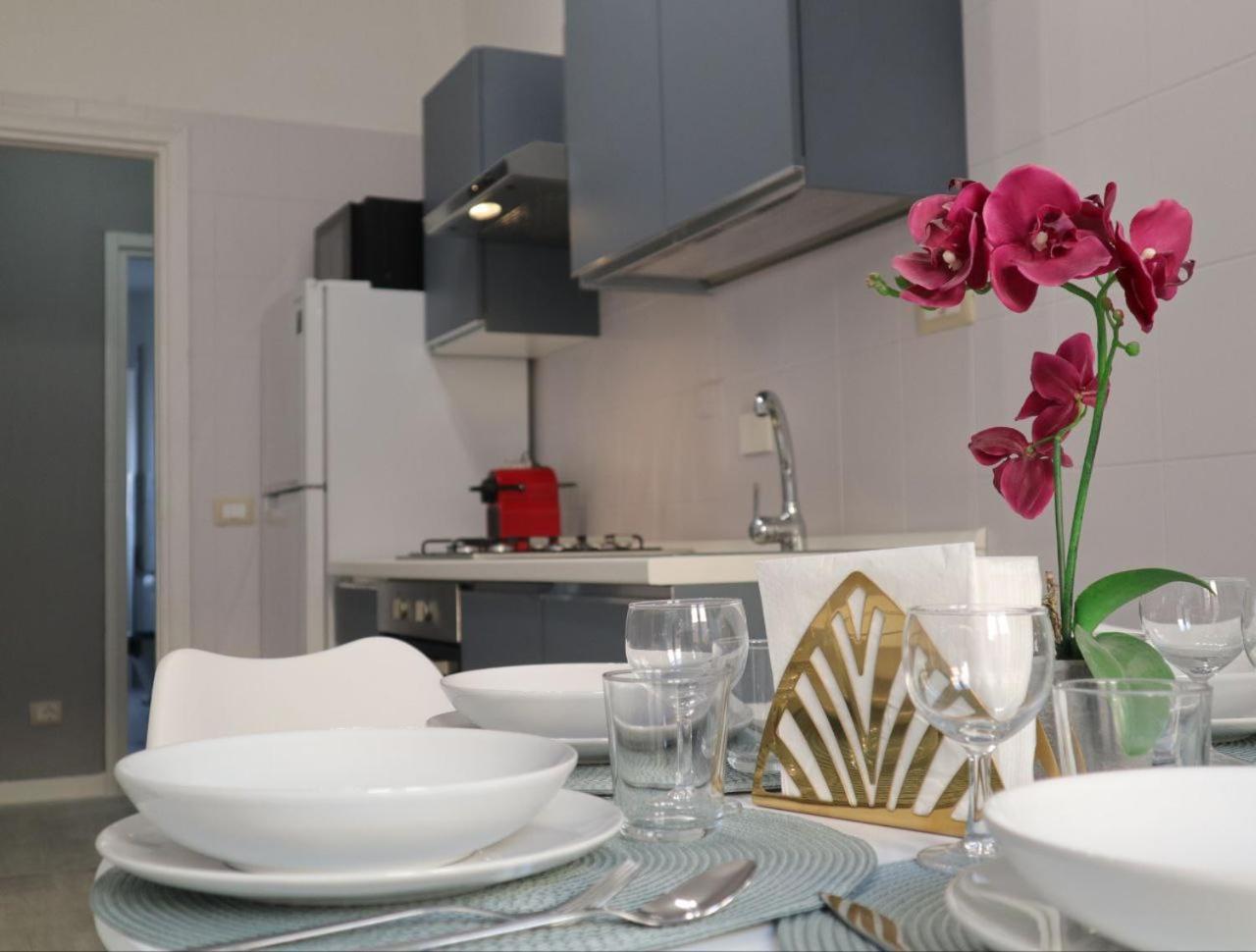 Sara'S Home - Modern Apartment Near Metro, Perfect For Families And Groups In Рим Екстер'єр фото